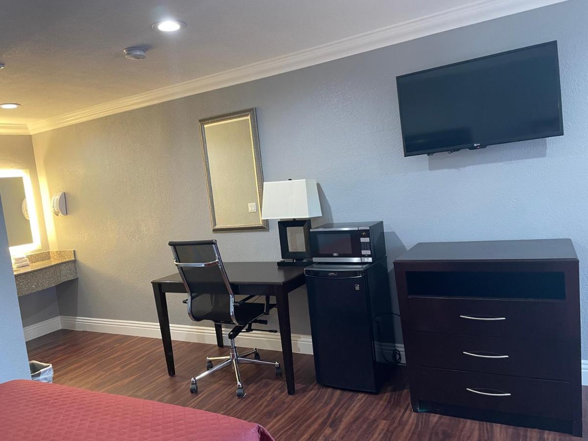 Legacy Inn & Suites Anaheim Bagian luar foto