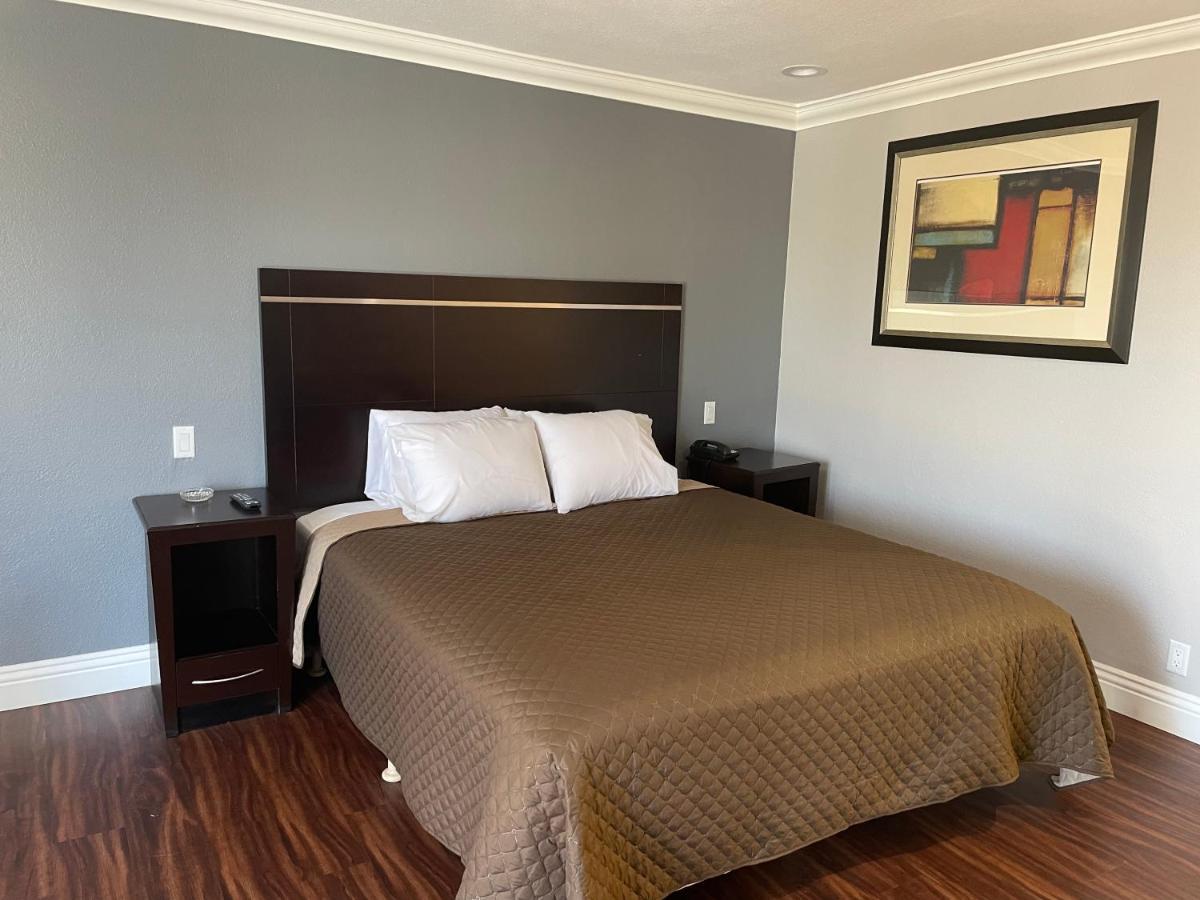 Legacy Inn & Suites Anaheim Bagian luar foto