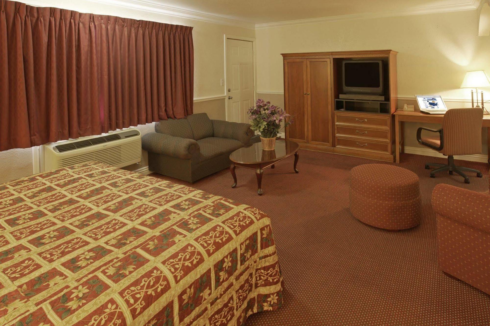 Legacy Inn & Suites Anaheim Bagian luar foto